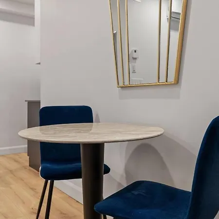 Initial / Art-déco / Quebec-2