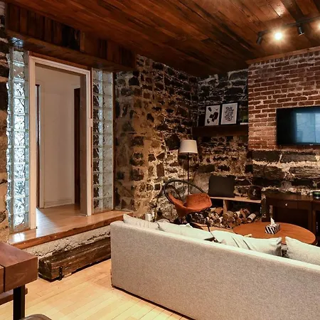 Large 2 Bed 2 Bath In Center Of Golden Square Mile-2