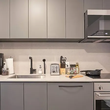 Downtown Lovely 1-Bedroom Condo With Free Coffee-2