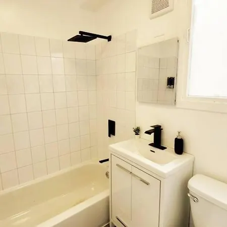 Fresh Cozy & Fully Functional Nest In Mtl Core-2