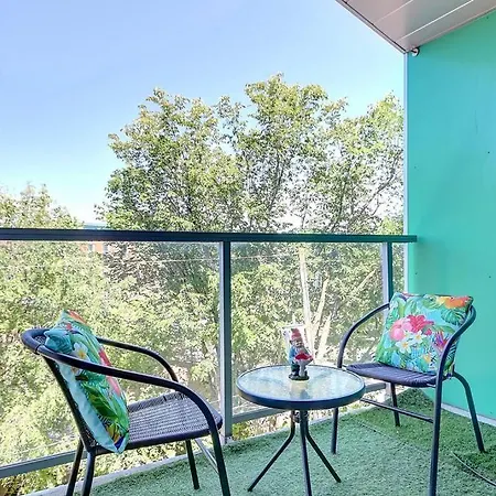 Charmant Condo 2 Bedrooms, 4 Beds, Free Parking, Gym-3