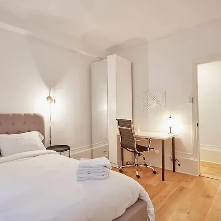 Modern 3Br Centrally Located Downtown Mtl #4-2