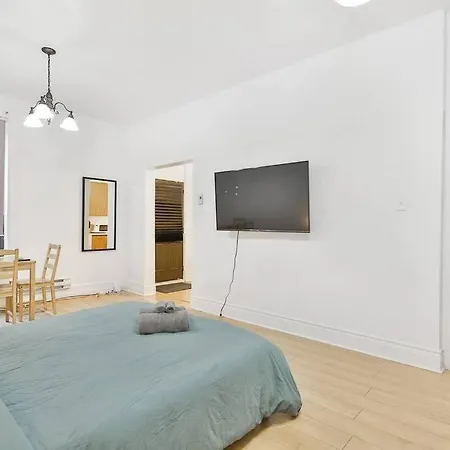 Free Parking - Lovely Studio Apartment In The Heart Of City-2