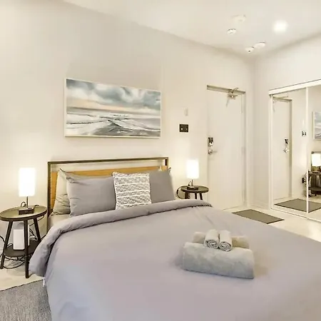 Free Parking - Perfect Location - Must Stay-3