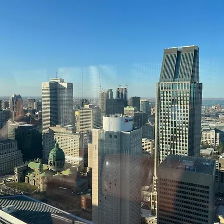 Beautiful One Bedroom Downtown Condo With Pool And Free Parking-3