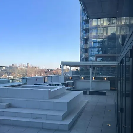 Beautiful One Bedroom Downtown Condo With Pool And Free Parking-2