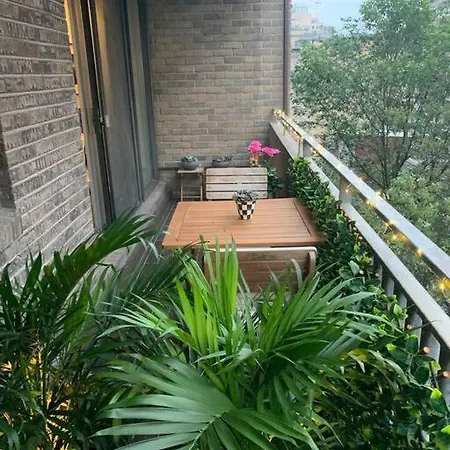 Golden Mile Glam Pad-3