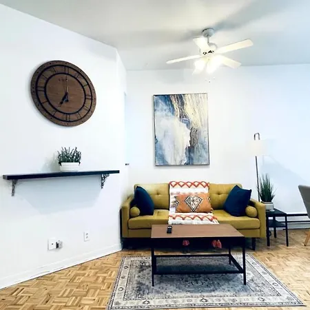 Cheerful Apartments In Plateau Mtl-3