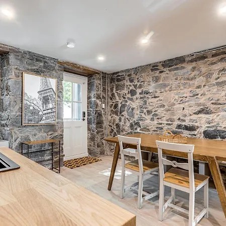North House - Beautiful Vieux 2 Bedroom Apt-3