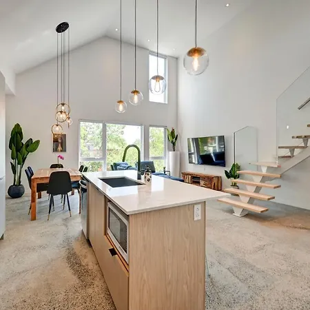 Luxury Penthouse 3Bedrooms 2Bathrooms Downtown Private Roof Terrace Presented By Tripmontreal-2