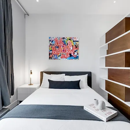 Liv Mtl Soho Spacious Rooftop Suites For Groups Near Downtown Montreal-3