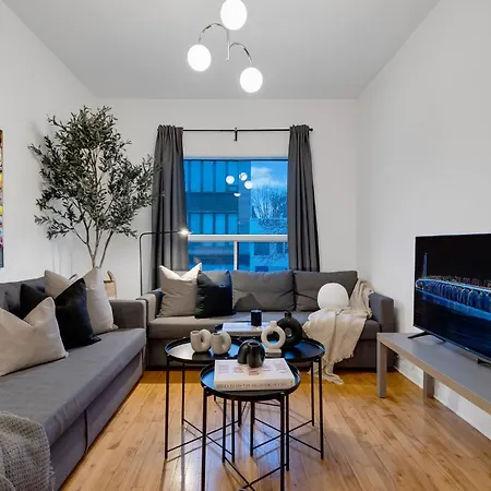 Liv Mtl Avenue Spacious 3Br Rooftop Suite Near Downtown Montreal-3