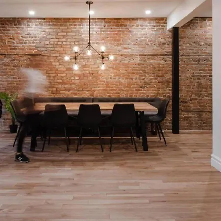 Château Deluxe // Vieux-Québec, Énorme Maison-3