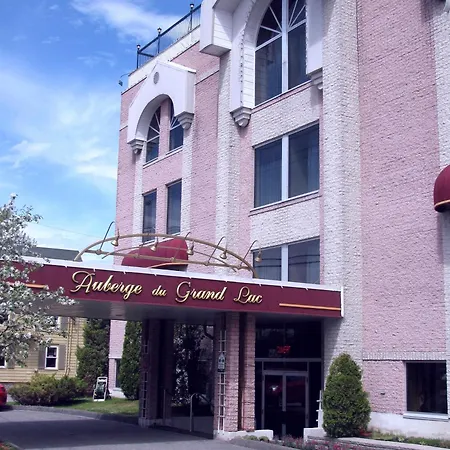 Auberge Du Grand Lac-2