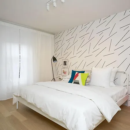 Little Italy - Montreal Contemporary Apartment-3