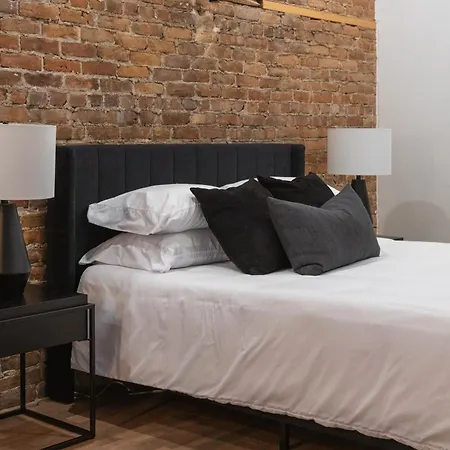 The Old New // Spacious 2000 Sqft Condo - Downtown-2