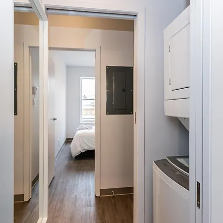 Stylish & Fun 1 Bedroom Apartment In Le Plateau By Den Stays-3