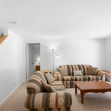Townhouse On The Golf With Pool Access-3