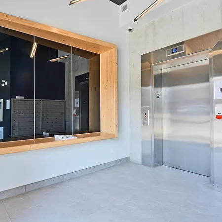 La Vie Est Belle: Free Parking, Gym, Rooftop Terrace-2