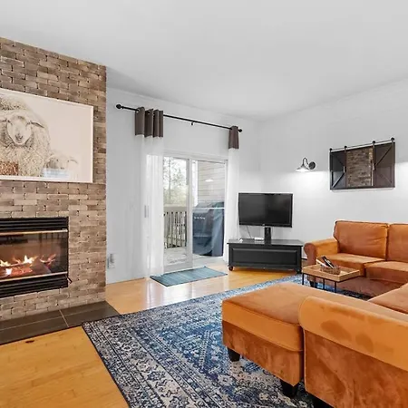 Le Champetre Tremblant 2Bdrs Condo W Fireplace-2