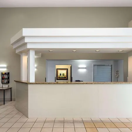 Super 8 By Wyndham Sainte Agathe Des Monts-2