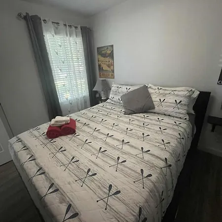 Perfect 'Lil Condo-2