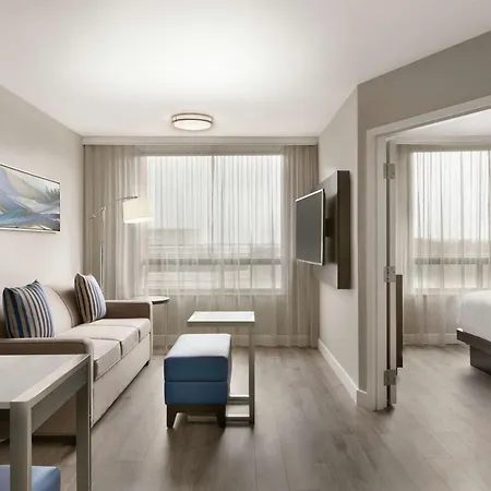 Embassy Suites By Hilton Montreal Airport-3