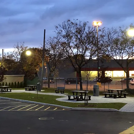 Econo Lodge Hotel Brossard-2