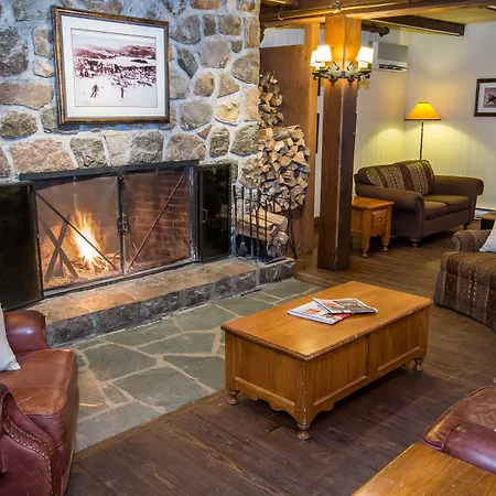 Place Saint Bernard Mont Tremblant-2