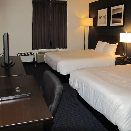 Super 8 By Wyndham Lachenaie/Terrebonne-2