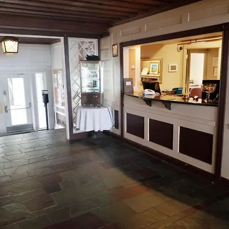 Hotel Le Manoir Baie-Comeau-2