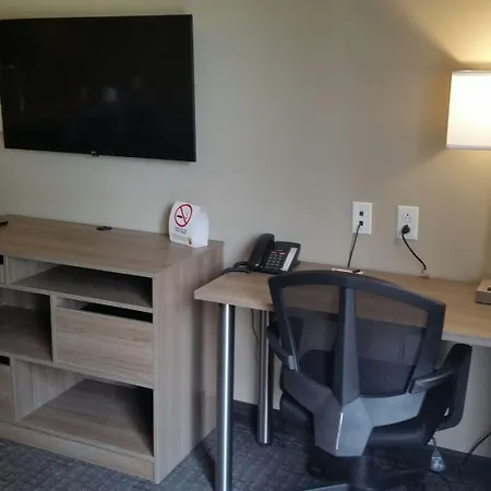 Super 8 By Wyndham Mont Laurier-2