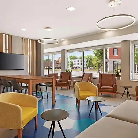 Microtel Inn Suites By Wyndham Lac-Megantic-3