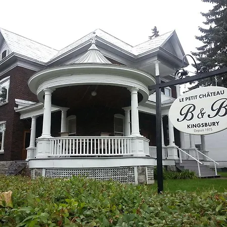 Le Petit Château Montebello B&B-2
