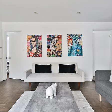 250 Meters To Metro Berri Uqam - Spacious Fully Equipped Apartments - 1 Free Parking Per Unit - In-Unit Washer & Dryer - Fully Stocked Kitchen - Workspace Provided - Fast Wifi - 5 Minute Walk To The Famous St Catherine & St Denis Street-3