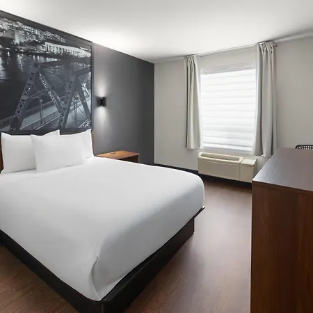 Super 8 By Wyndham Trois-Rivieres-3