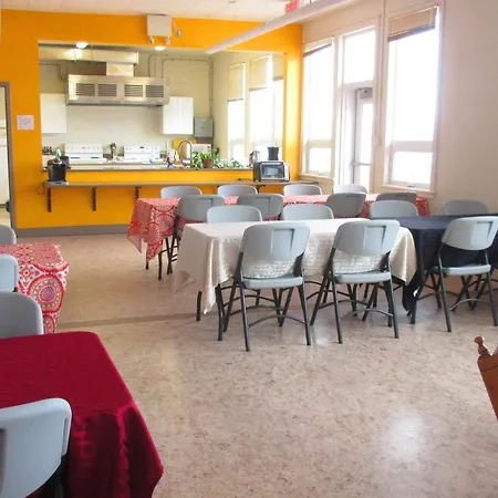 Auberge La Petite Ecole De Forillon-3