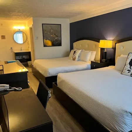 Travelodge By Wyndham Drummondville-3