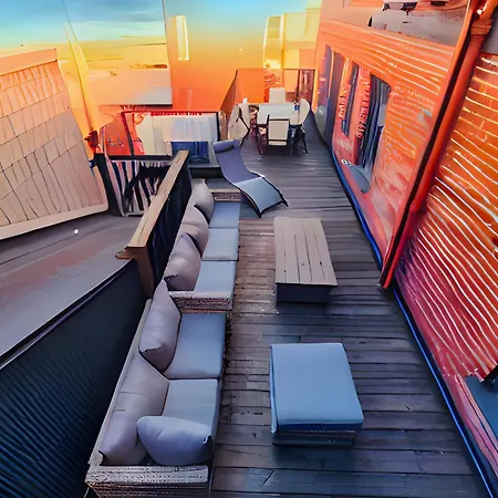 Liv Mtl Soho Spacious Rooftop Suites For Groups Near Downtown Montreal-2