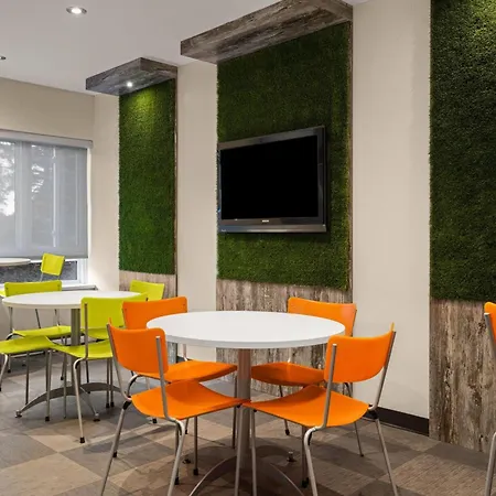 Ramada By Wyndham Laval-3