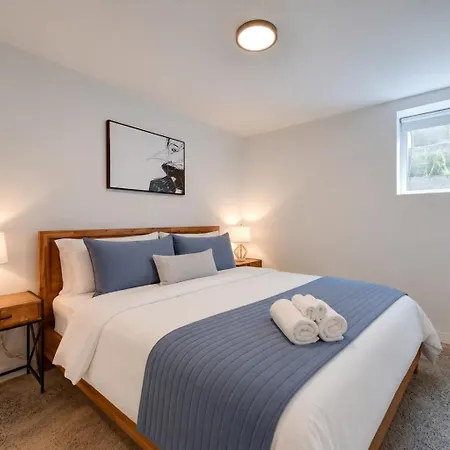 Amazing 2Br Condo With Private Terrace Presented By Tripmontreal II-3