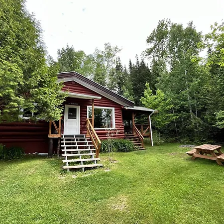 Kan-A-Mouche Pourvoirie Auberge Et Chalets-3