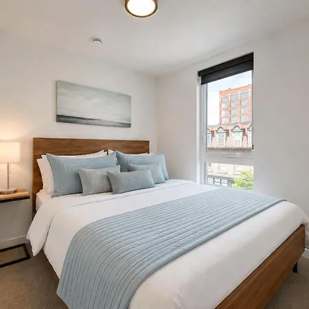 Penthouse Downtown 2Br 2Ba Private Roof Terrace Presented By Tripmontreal-3