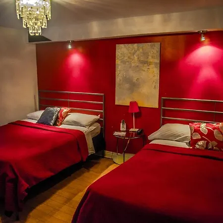 Celebrities Hotel-3