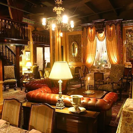Hotel Pierre Du Calvet-3