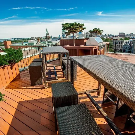 Chateau Vieux-Montreal-3