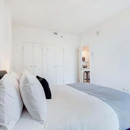 Le Shaughn Apartments-2