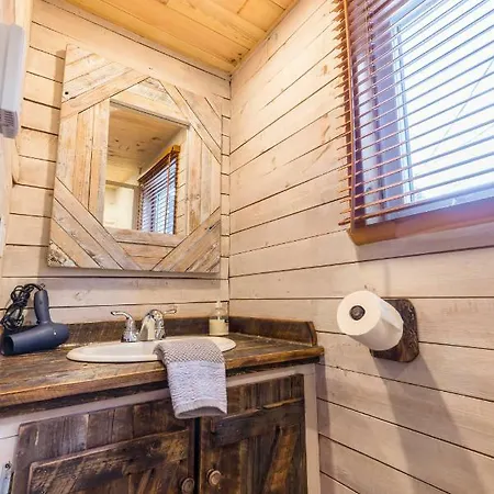 Chalet Le Pti Loup - Les Chalets Spa Canada-3