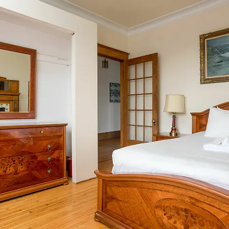 Classic 1Br In Mile End By Sonder-3