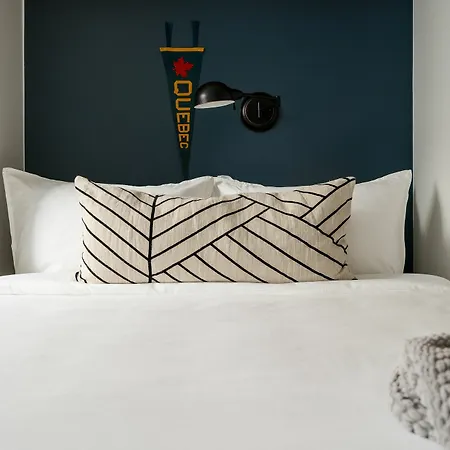 Simple 1Br In Quartier Des Spectacles By Sonder-2